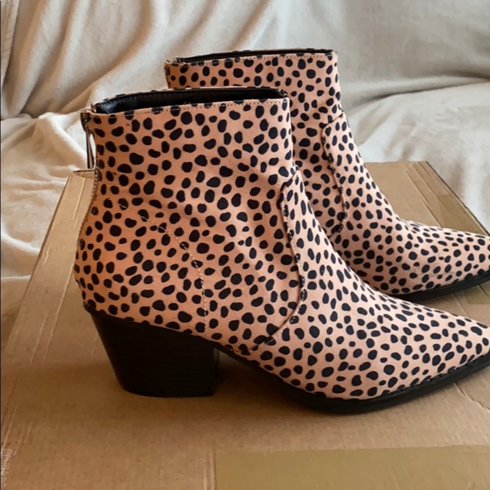 Leopard Cheetah Spotted Pointed Toe Bootie